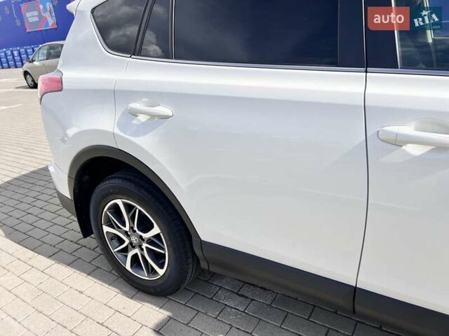 Белый Тойота РАВ 4, объемом двигателя 2 л и пробегом 171 тыс. км за 19999 $, фото 34 на Automoto.ua
