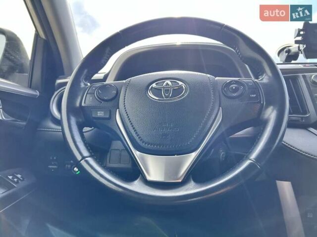 Белый Тойота РАВ 4, объемом двигателя 2 л и пробегом 171 тыс. км за 19999 $, фото 96 на Automoto.ua