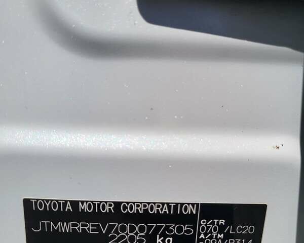 Белый Тойота РАВ 4, объемом двигателя 2.49 л и пробегом 194 тыс. км за 23500 $, фото 3 на Automoto.ua