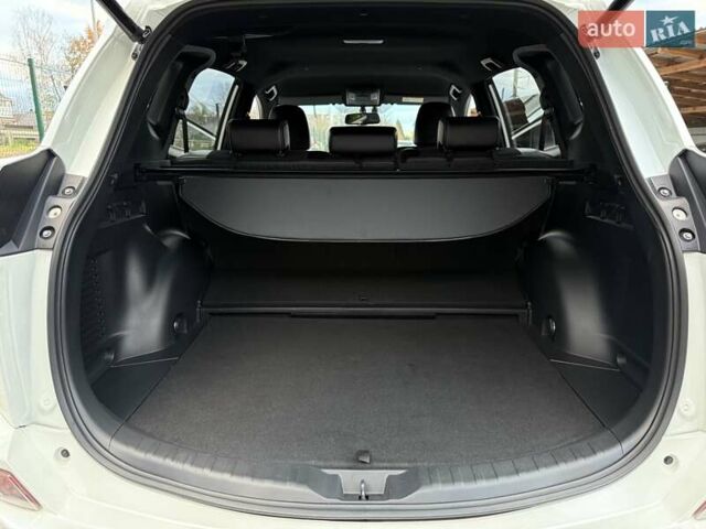 Белый Тойота РАВ 4, объемом двигателя 2.5 л и пробегом 117 тыс. км за 24300 $, фото 68 на Automoto.ua