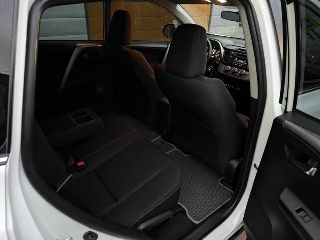 Белый Тойота РАВ 4, объемом двигателя 2 л и пробегом 98 тыс. км за 19500 $, фото 19 на Automoto.ua