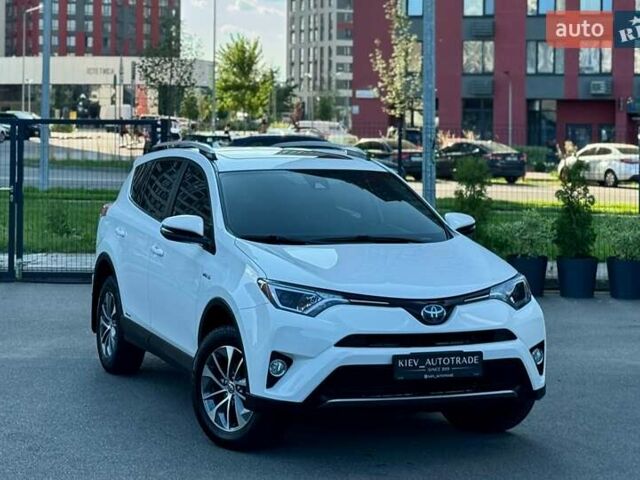 Білий Тойота РАВ 4, об'ємом двигуна 2.49 л та пробігом 121 тис. км за 24500 $, фото 1 на Automoto.ua