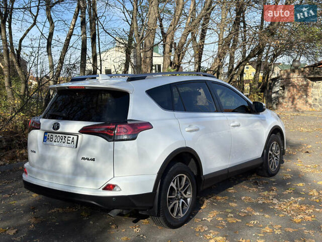 Білий Тойота РАВ 4, об'ємом двигуна 1.99 л та пробігом 196 тис. км за 19700 $, фото 10 на Automoto.ua