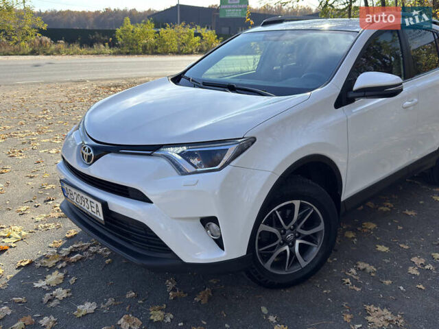 Білий Тойота РАВ 4, об'ємом двигуна 1.99 л та пробігом 196 тис. км за 19700 $, фото 4 на Automoto.ua