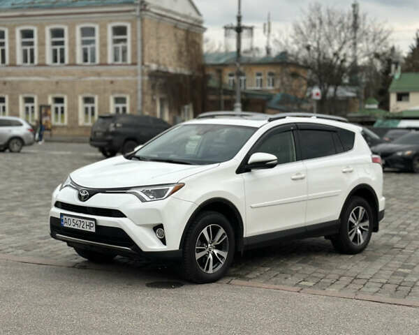 Білий Тойота РАВ 4, об'ємом двигуна 2.49 л та пробігом 163 тис. км за 18000 $, фото 9 на Automoto.ua