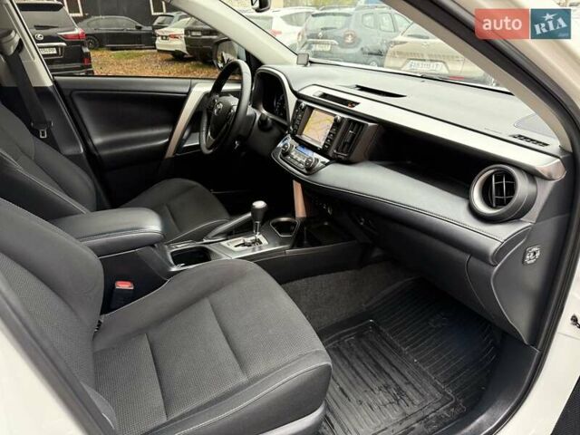 Белый Тойота РАВ 4, объемом двигателя 2.49 л и пробегом 98 тыс. км за 23999 $, фото 60 на Automoto.ua