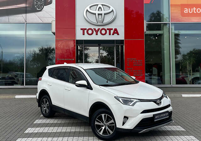 Білий Тойота РАВ 4, об'ємом двигуна 1.99 л та пробігом 158 тис. км за 18878 $, фото 18 на Automoto.ua