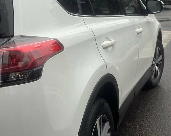 Белый Тойота РАВ 4, объемом двигателя 2.49 л и пробегом 119 тыс. км за 19000 $, фото 26 на Automoto.ua