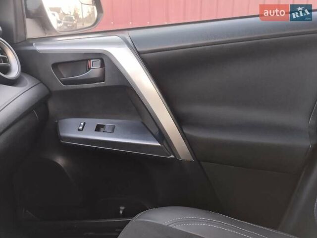 Белый Тойота РАВ 4, объемом двигателя 2.5 л и пробегом 120 тыс. км за 20000 $, фото 7 на Automoto.ua