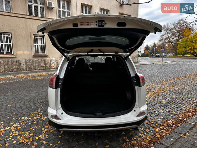 Белый Тойота РАВ 4, объемом двигателя 2.49 л и пробегом 191 тыс. км за 21800 $, фото 8 на Automoto.ua