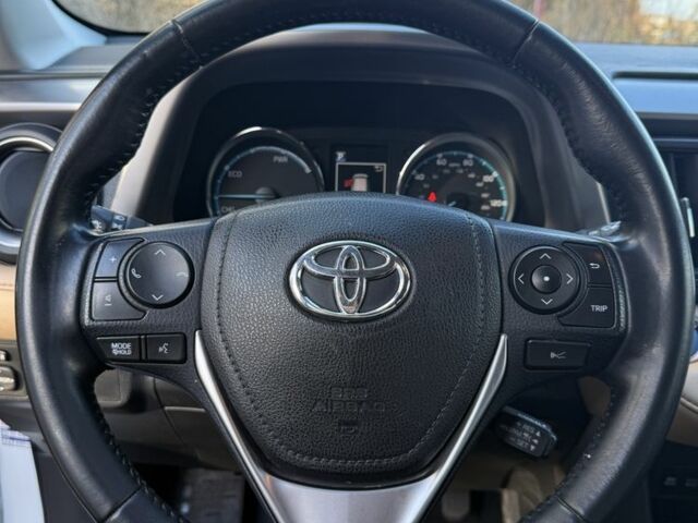 Белый Тойота РАВ 4, объемом двигателя 2.5 л и пробегом 150 тыс. км за 22500 $, фото 16 на Automoto.ua