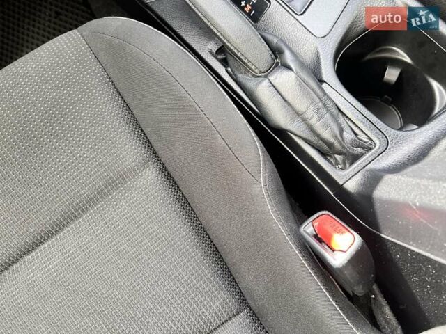 Белый Тойота РАВ 4, объемом двигателя 2 л и пробегом 171 тыс. км за 19999 $, фото 86 на Automoto.ua