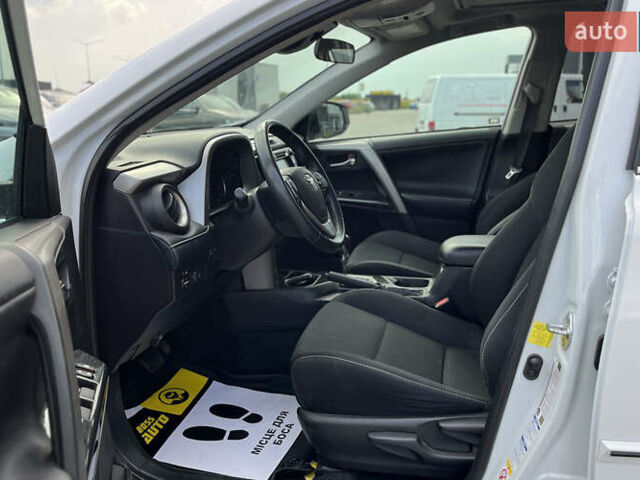 Белый Тойота РАВ 4, объемом двигателя 2.49 л и пробегом 95 тыс. км за 18699 $, фото 11 на Automoto.ua