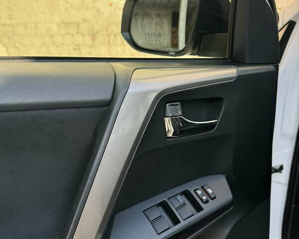 Белый Тойота РАВ 4, объемом двигателя 2.49 л и пробегом 67 тыс. км за 28900 $, фото 19 на Automoto.ua