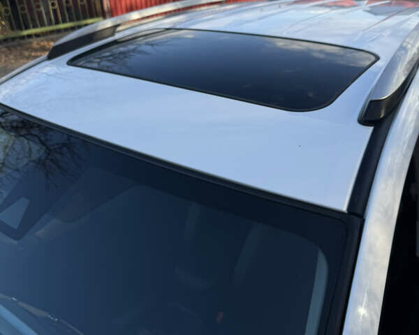 Білий Тойота РАВ 4, об'ємом двигуна 2.49 л та пробігом 150 тис. км за 22500 $, фото 8 на Automoto.ua