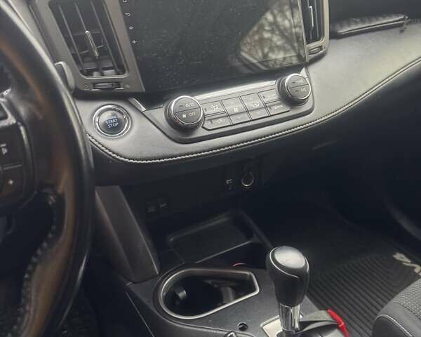 Белый Тойота РАВ 4, объемом двигателя 2.49 л и пробегом 119 тыс. км за 19000 $, фото 11 на Automoto.ua