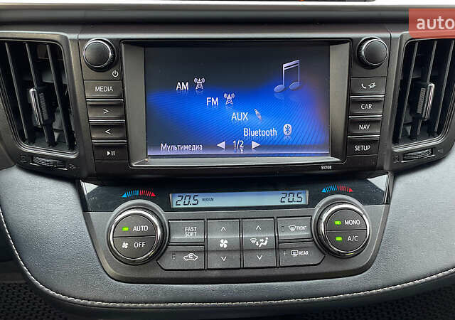 Білий Тойота РАВ 4, об'ємом двигуна 1.99 л та пробігом 158 тис. км за 18878 $, фото 14 на Automoto.ua