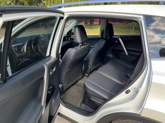 Белый Тойота РАВ 4, объемом двигателя 2.5 л и пробегом 80 тыс. км за 25000 $, фото 5 на Automoto.ua