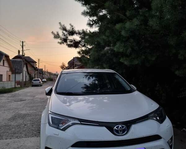 Белый Тойота РАВ 4, объемом двигателя 2.5 л и пробегом 110 тыс. км за 23500 $, фото 1 на Automoto.ua