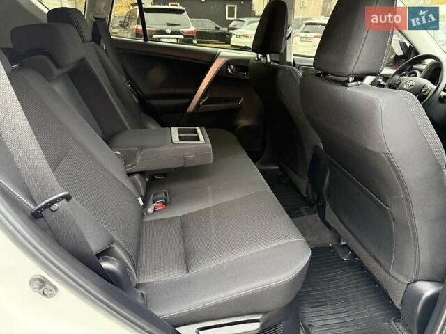 Белый Тойота РАВ 4, объемом двигателя 2.49 л и пробегом 98 тыс. км за 23999 $, фото 58 на Automoto.ua