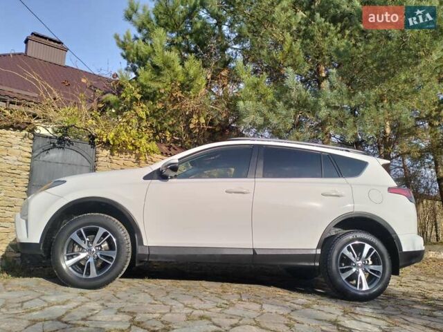 Білий Тойота РАВ 4, об'ємом двигуна 1.99 л та пробігом 104 тис. км за 22800 $, фото 4 на Automoto.ua