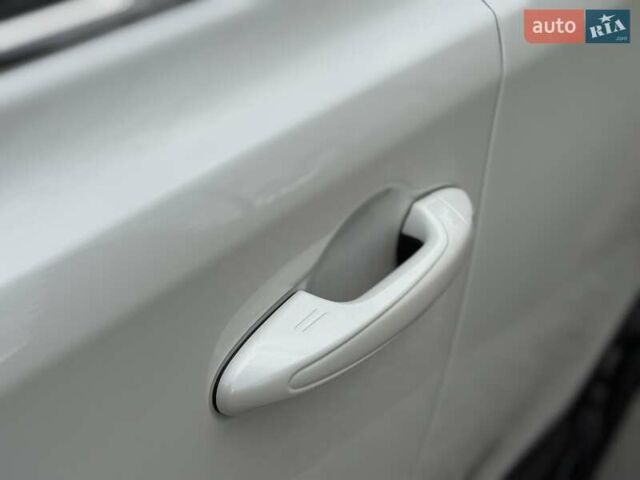 Белый Тойота РАВ 4, объемом двигателя 2.5 л и пробегом 117 тыс. км за 24300 $, фото 33 на Automoto.ua