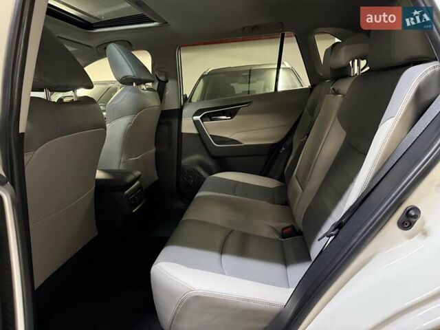 Білий Тойота РАВ 4, об'ємом двигуна 2.49 л та пробігом 33 тис. км за 27900 $, фото 40 на Automoto.ua