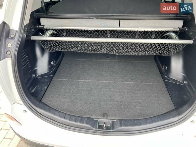 Белый Тойота РАВ 4, объемом двигателя 2 л и пробегом 171 тыс. км за 19999 $, фото 52 на Automoto.ua