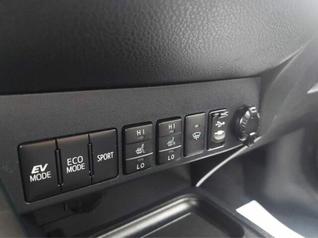 Білий Тойота РАВ 4, об'ємом двигуна 0 л та пробігом 140 тис. км за 12800 $, фото 7 на Automoto.ua