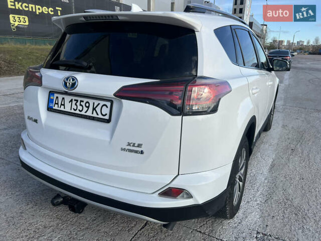 Белый Тойота РАВ 4, объемом двигателя 2.49 л и пробегом 154 тыс. км за 19400 $, фото 5 на Automoto.ua