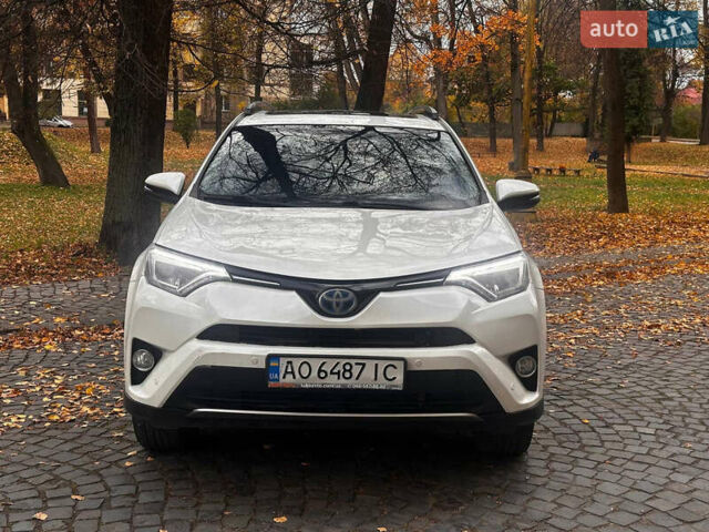 Белый Тойота РАВ 4, объемом двигателя 2.49 л и пробегом 191 тыс. км за 21800 $, фото 1 на Automoto.ua