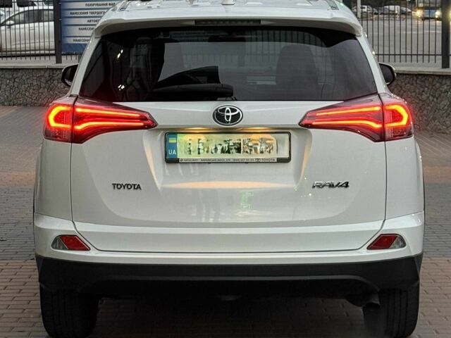 Белый Тойота РАВ 4, объемом двигателя 2 л и пробегом 98 тыс. км за 19500 $, фото 8 на Automoto.ua