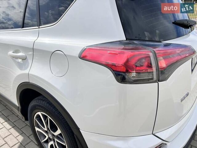 Белый Тойота РАВ 4, объемом двигателя 2 л и пробегом 171 тыс. км за 19999 $, фото 37 на Automoto.ua