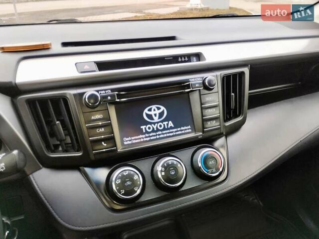 Белый Тойота РАВ 4, объемом двигателя 2.5 л и пробегом 120 тыс. км за 20000 $, фото 6 на Automoto.ua