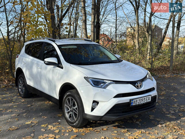 Білий Тойота РАВ 4, об'ємом двигуна 1.99 л та пробігом 196 тис. км за 19700 $, фото 5 на Automoto.ua
