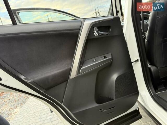 Белый Тойота РАВ 4, объемом двигателя 2.5 л и пробегом 117 тыс. км за 24300 $, фото 64 на Automoto.ua