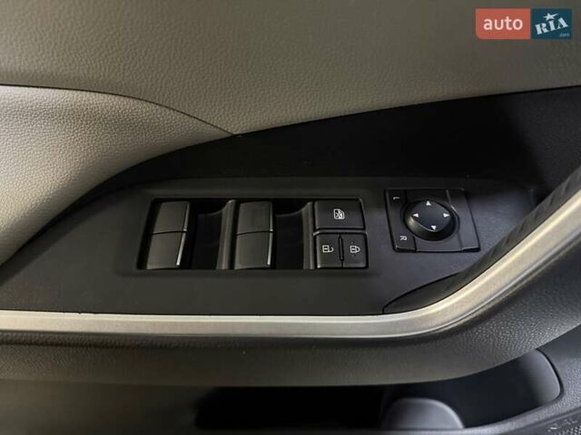 Білий Тойота РАВ 4, об'ємом двигуна 2.49 л та пробігом 33 тис. км за 27900 $, фото 19 на Automoto.ua