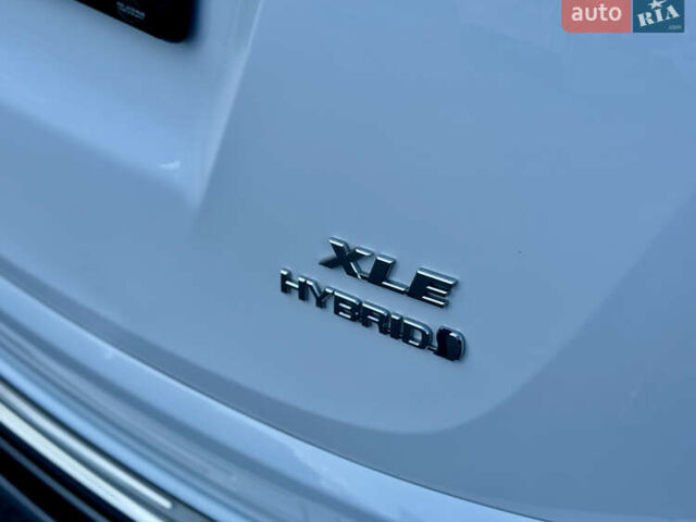 Білий Тойота РАВ 4, об'ємом двигуна 2.49 л та пробігом 121 тис. км за 24500 $, фото 12 на Automoto.ua