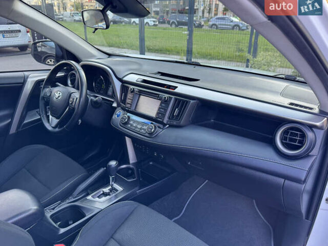 Білий Тойота РАВ 4, об'ємом двигуна 2.49 л та пробігом 121 тис. км за 24500 $, фото 36 на Automoto.ua