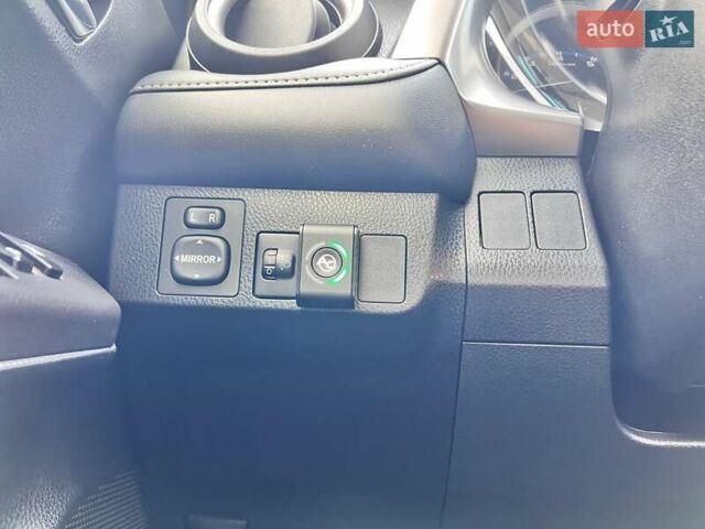 Белый Тойота РАВ 4, объемом двигателя 2 л и пробегом 171 тыс. км за 19999 $, фото 100 на Automoto.ua