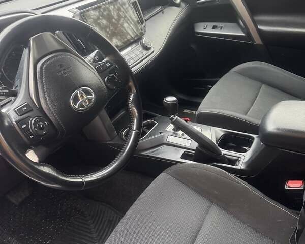 Белый Тойота РАВ 4, объемом двигателя 2.49 л и пробегом 119 тыс. км за 19000 $, фото 5 на Automoto.ua