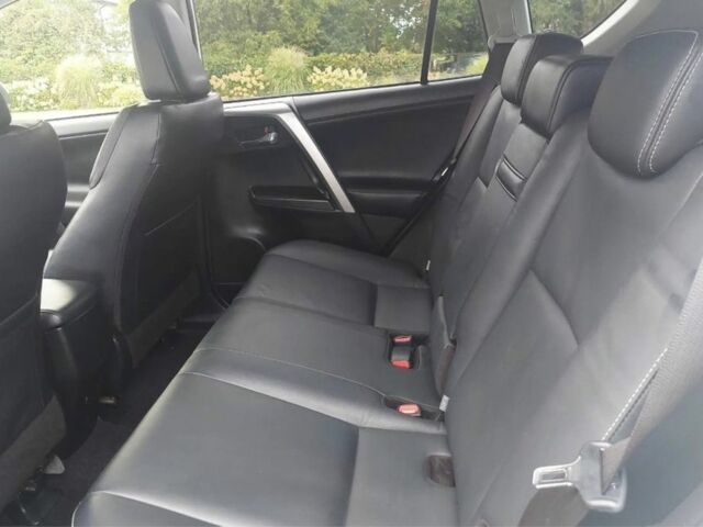 Білий Тойота РАВ 4, об'ємом двигуна 0 л та пробігом 140 тис. км за 12800 $, фото 11 на Automoto.ua