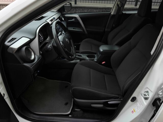 Белый Тойота РАВ 4, объемом двигателя 2 л и пробегом 98 тыс. км за 19500 $, фото 14 на Automoto.ua