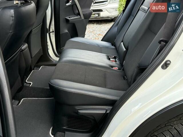 Белый Тойота РАВ 4, объемом двигателя 2.5 л и пробегом 117 тыс. км за 24300 $, фото 44 на Automoto.ua