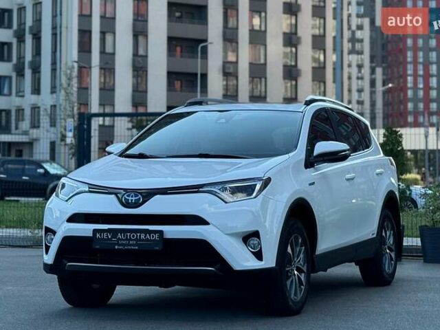 Білий Тойота РАВ 4, об'ємом двигуна 2.49 л та пробігом 121 тис. км за 24500 $, фото 5 на Automoto.ua