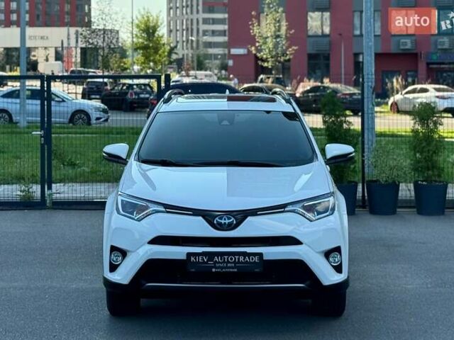 Білий Тойота РАВ 4, об'ємом двигуна 2.49 л та пробігом 121 тис. км за 24500 $, фото 3 на Automoto.ua