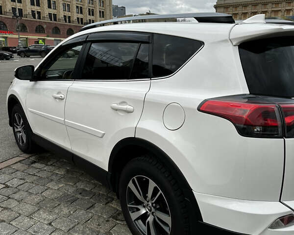 Білий Тойота РАВ 4, об'ємом двигуна 2.49 л та пробігом 163 тис. км за 18000 $, фото 26 на Automoto.ua