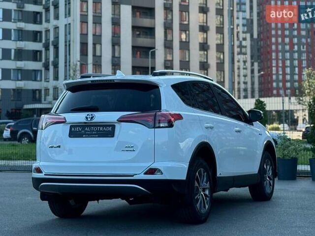 Білий Тойота РАВ 4, об'ємом двигуна 2.49 л та пробігом 121 тис. км за 24500 $, фото 9 на Automoto.ua