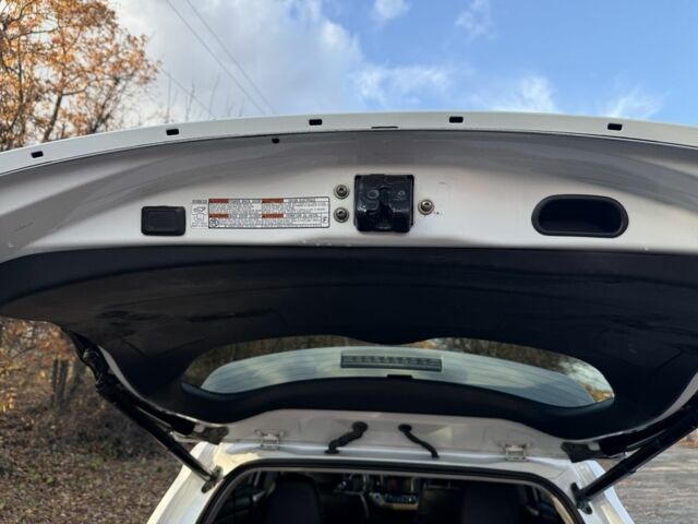 Белый Тойота РАВ 4, объемом двигателя 2.5 л и пробегом 150 тыс. км за 22500 $, фото 13 на Automoto.ua