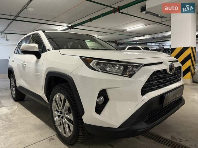 Білий Тойота РАВ 4, об'ємом двигуна 2.49 л та пробігом 33 тис. км за 27900 $, фото 1 на Automoto.ua